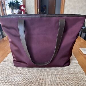 Ralph Lauren Bordeaux Red Nylon w/Tan Cotton Lining Zip Top Medium Shoulder Bag.